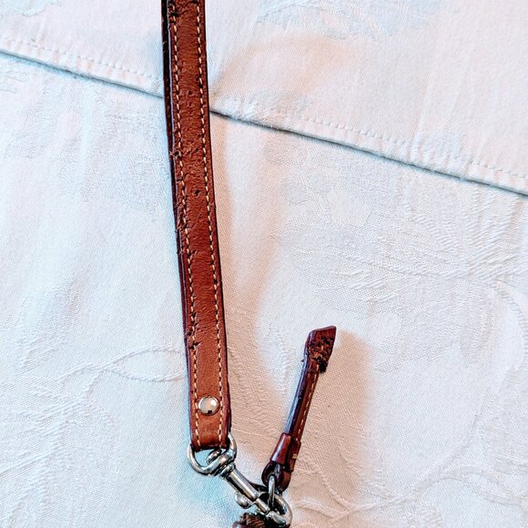 Dooney & Bourke Shadow Signature Brown White Monogram DB Leather Wristlet Wallet - Picture 3 of 8